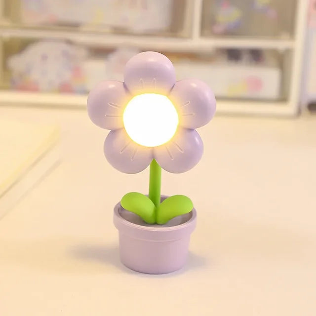 BloomLite - Small Flower Shaped Table Lamp