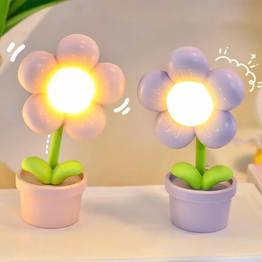 BloomLite - Small Flower Shaped Table Lamp