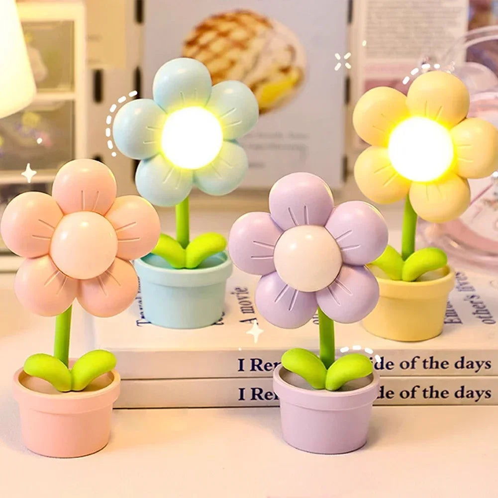 BloomLite - Small Flower Shaped Table Lamp